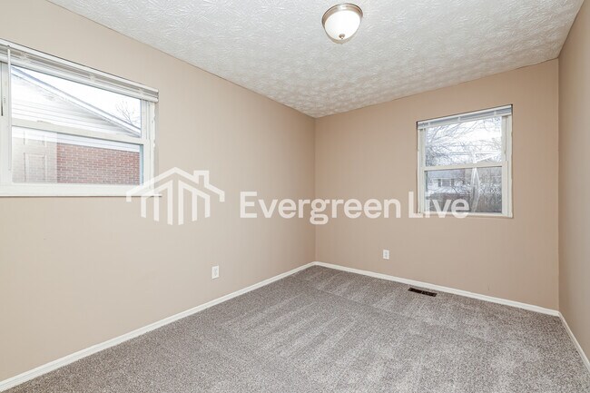 Building Photo - 1315 Clement Ave