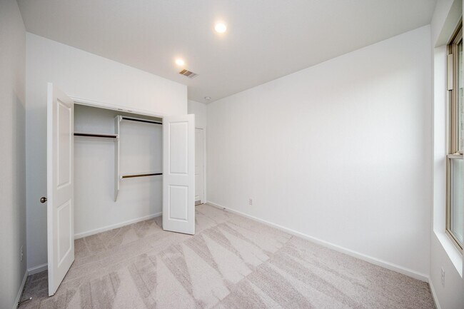 Building Photo - 3035 Ash Ray Dr