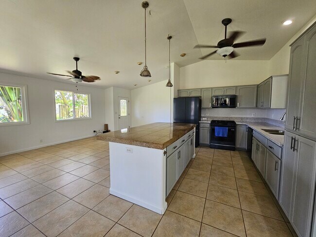 Building Photo - 15-1817-1817 14th Ave