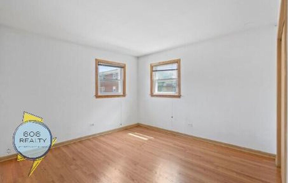 Building Photo - 9451 Maple Dr