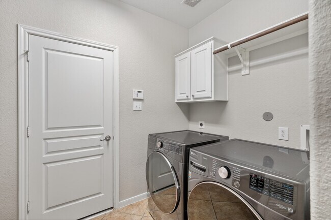 Building Photo - 42 N Arrow Canyon Cir