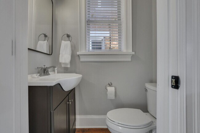 Building Photo - Stunning Restored 4BR Home Steps from Goodale Park & the Short North