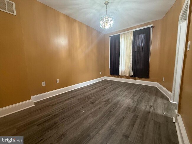 Building Photo - 720 Springfield Ave