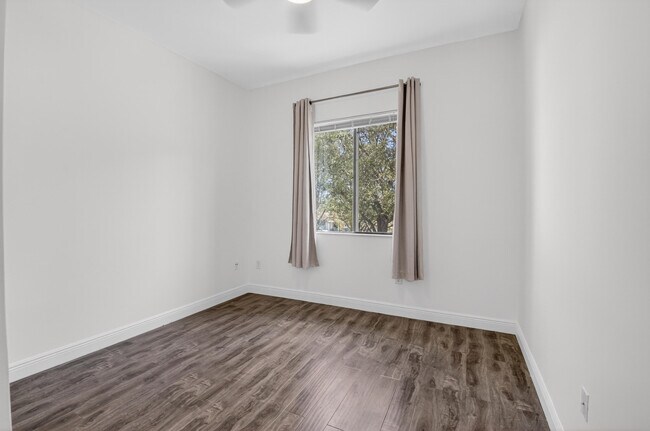 Building Photo - 2515 Venetian Ct