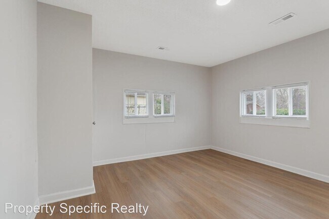 Building Photo - 4 br, 2 bath House - 724 E. Nelson Ave