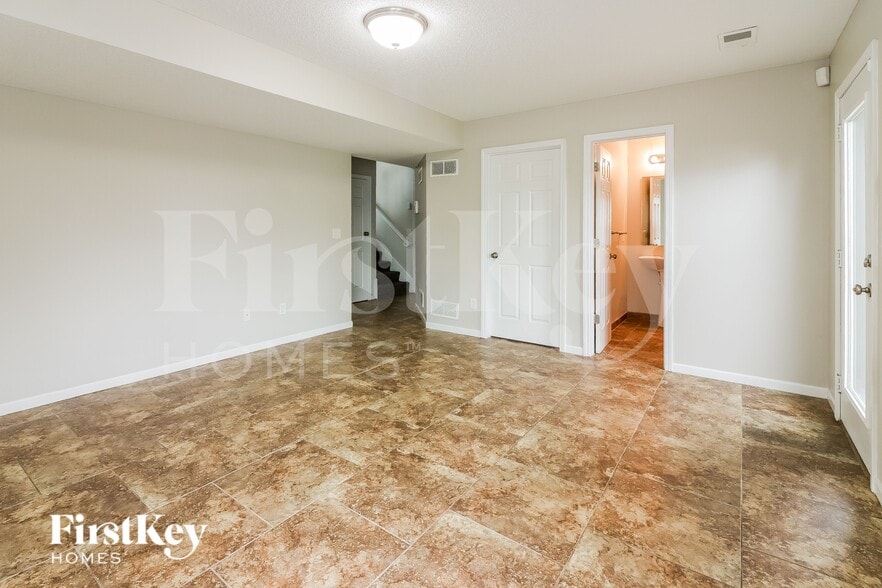 Building Photo - 208 High Point Ln
