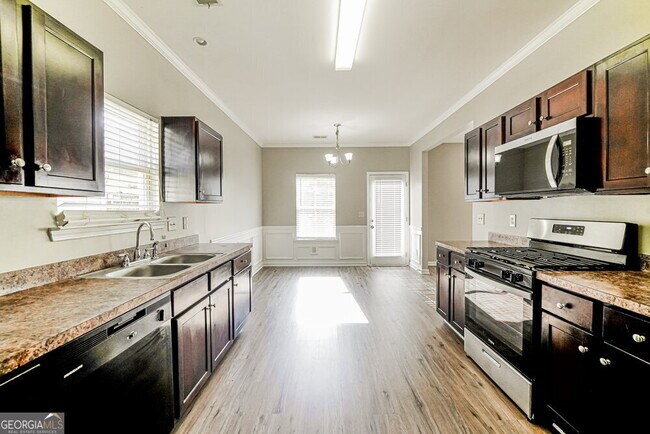 Building Photo - 434 Highland Falls Dr