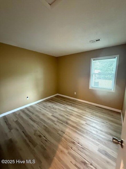 Building Photo - 100 Twin Wood Dr