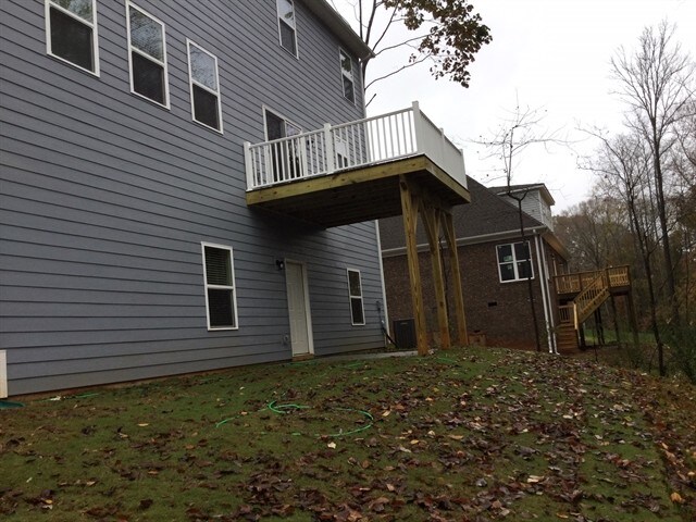 Building Photo - 3039 Greenmont Cir