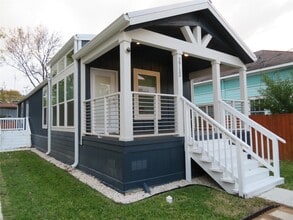 Building Photo - 2712 Bering St