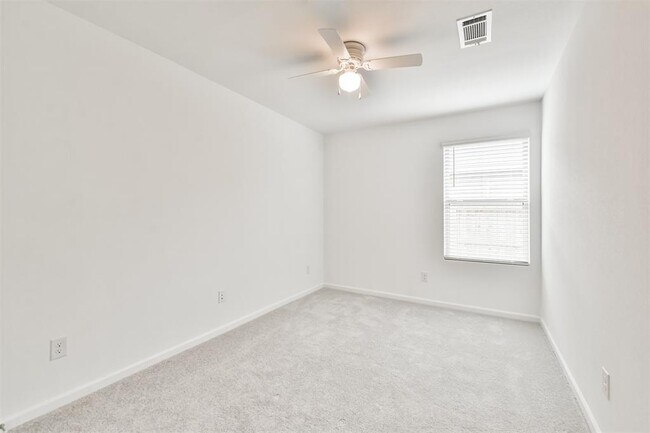Building Photo - 21043 Longeni Dr