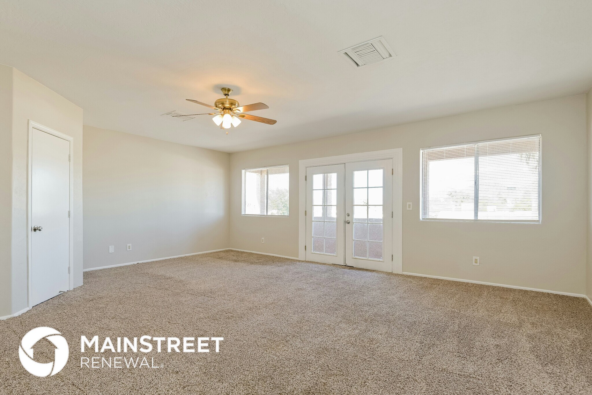 Building Photo - 5828 E Calle Silvosa