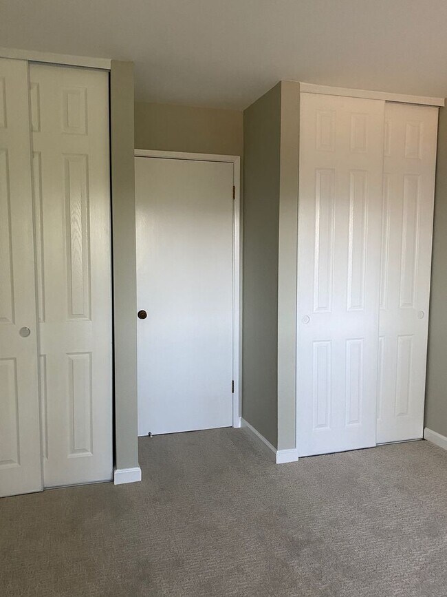 Building Photo - Updated 2BD/2BA Condo – Prime San Mateo Location!