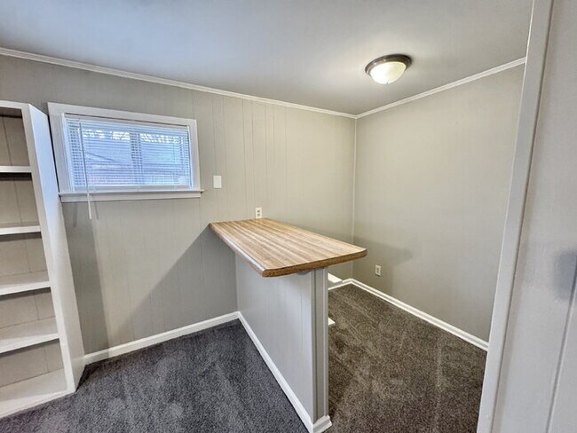 Building Photo - 4555 Willow Rd