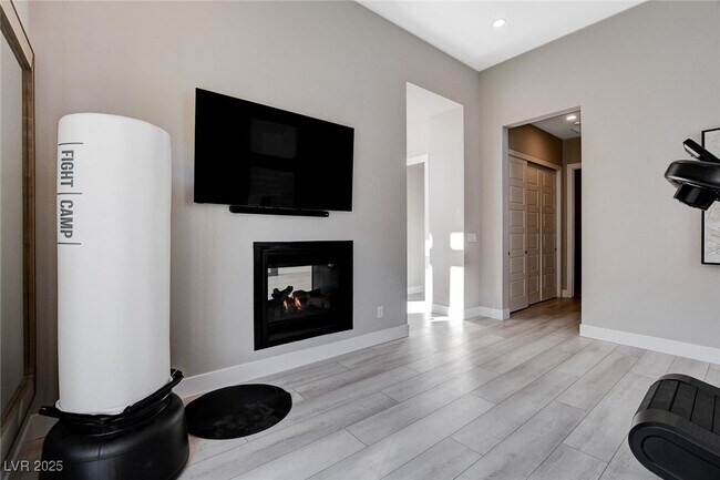 Building Photo - 5289 Feathertop Dr