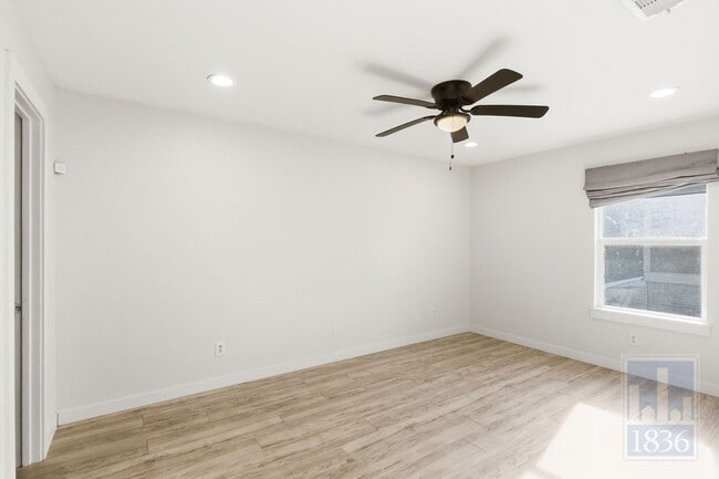 Building Photo - 1308 Southport Dr