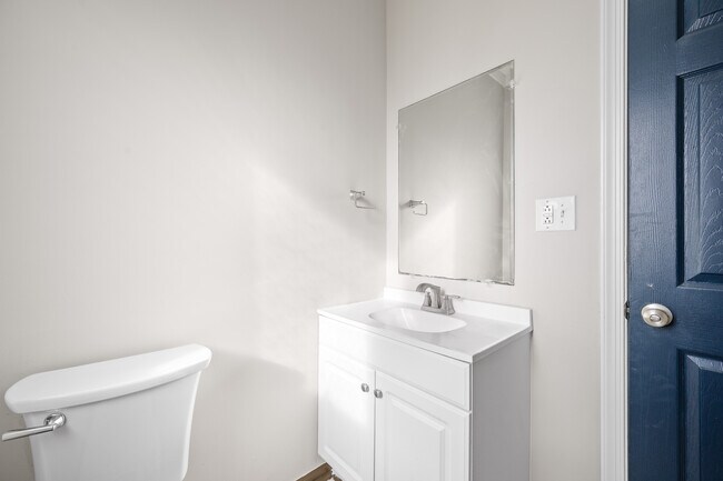 Building Photo - 1015 Cabell St