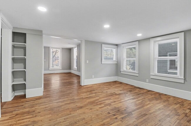 Building Photo - 417 E Maple Ave