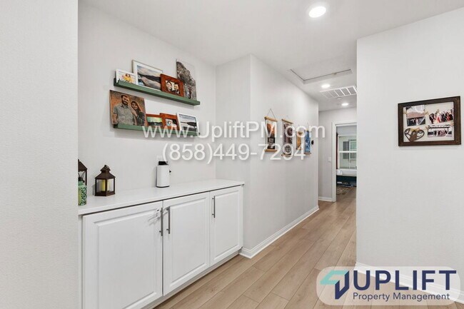 Building Photo - 1362 Palo Verde Way