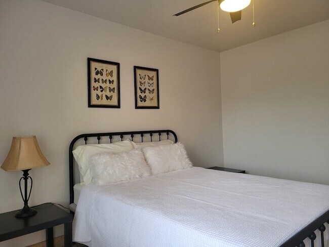 Building Photo - 5526 Excalibur Dr