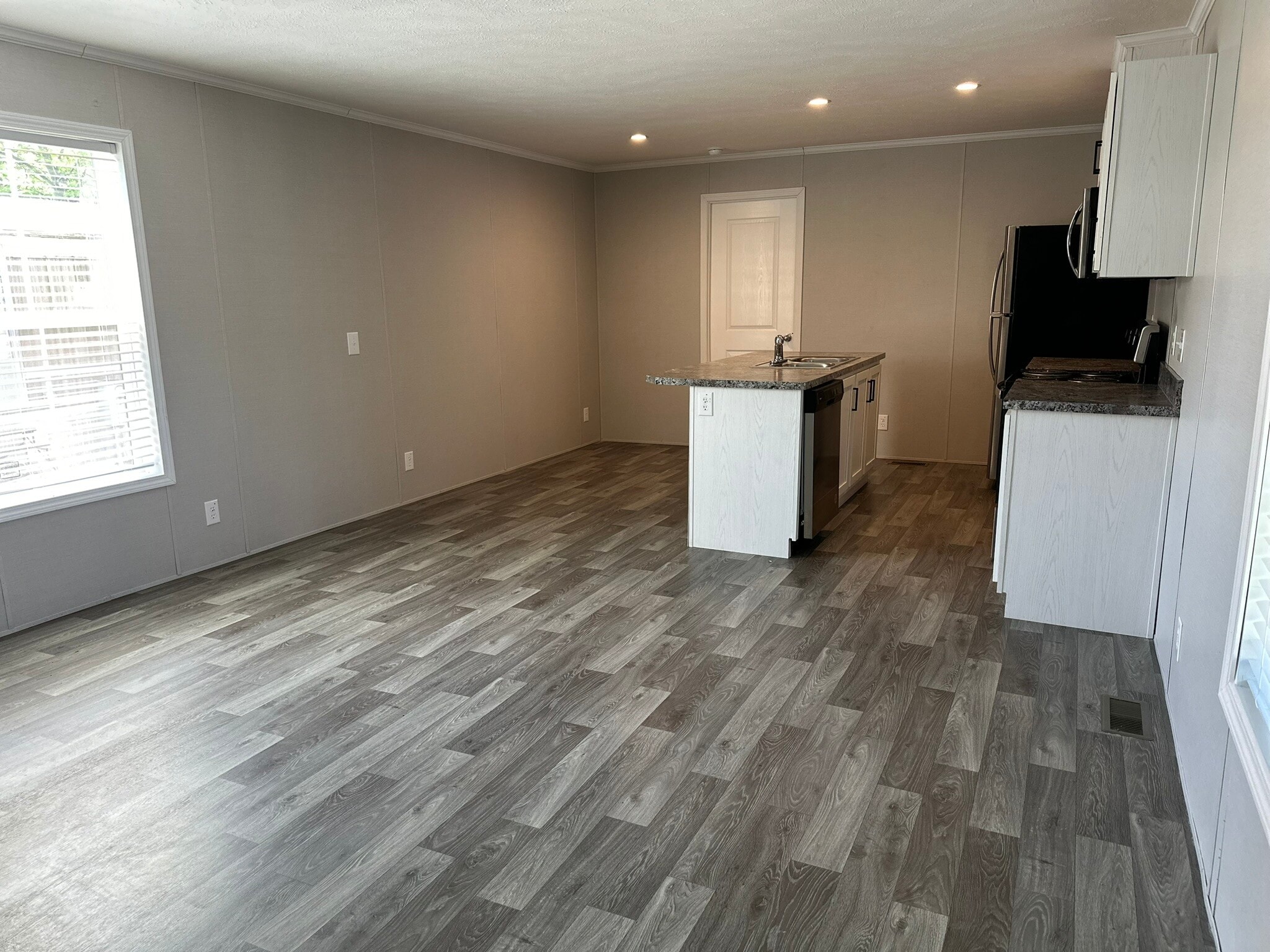 Building Photo - 2239 Wellington Green Dr