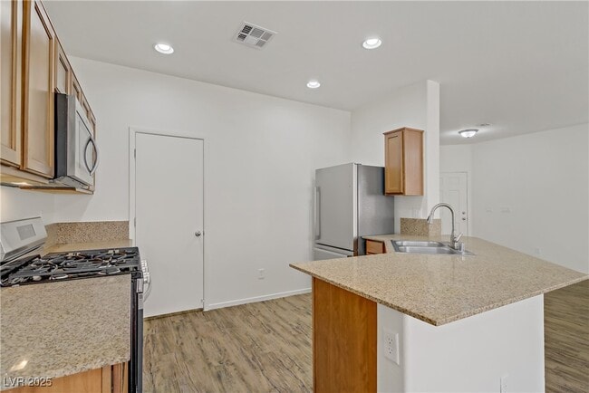 Building Photo - 9535 Stills Way