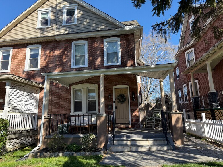 Building Photo - 130 Simpson Rd