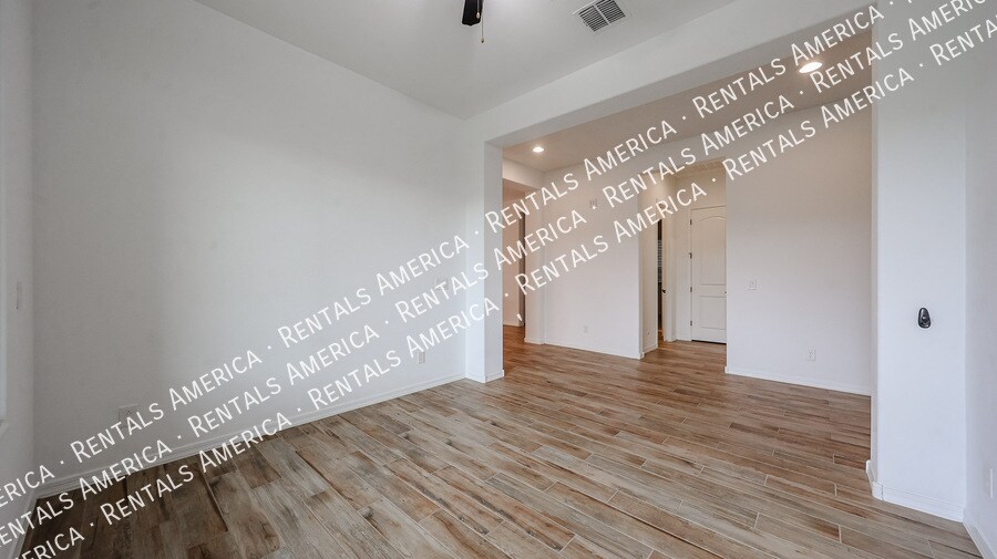 Building Photo - 19060 Rancho Dr