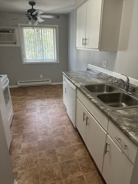 Building Photo - South Square Apartments