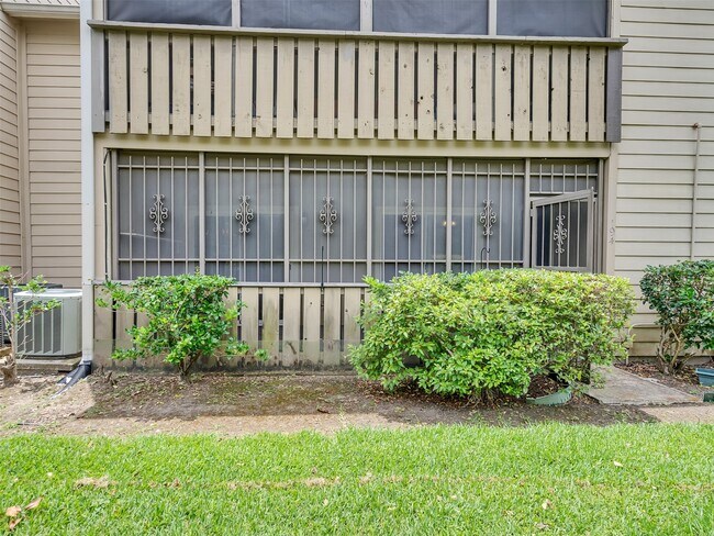 Building Photo - 5005 Georgi Ln