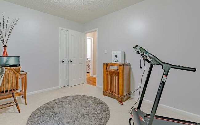 Building Photo - 1207 Hunters Run Cove