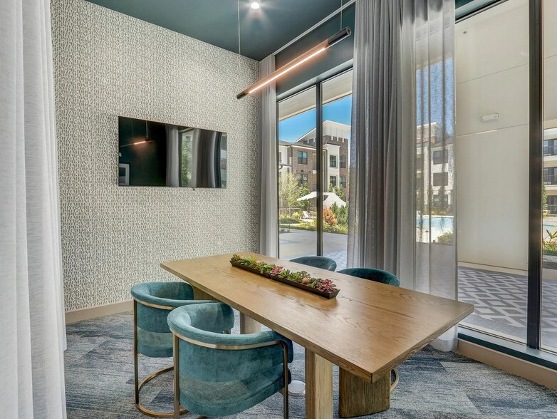 Building Photo - 1800 Central Pine St