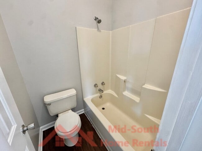 Building Photo - 6416 Valley Oak Dr