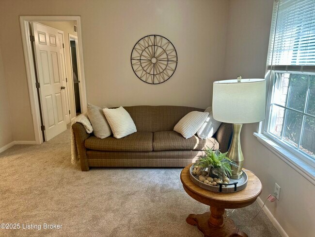 Building Photo - 219 Middletown Square