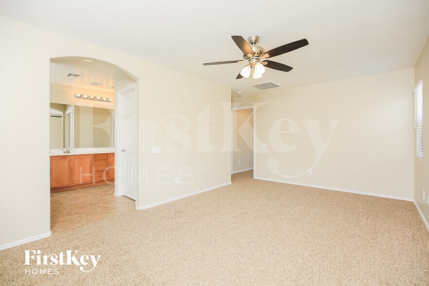 Building Photo - 9048 Salvatore St