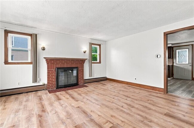 Building Photo - 23 Amory St