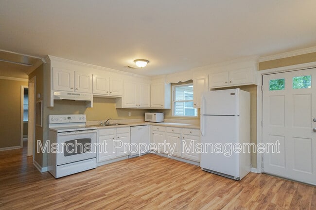 Building Photo - 717 Bennett St