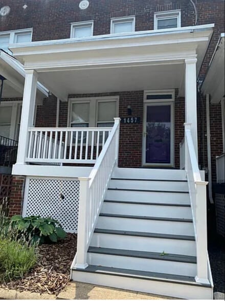 Primary Photo - 1457 Ridge Pl SE