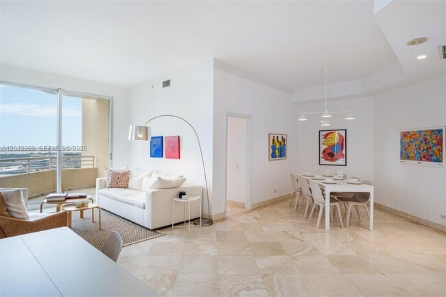 Building Photo - 888 Brickell Key Dr