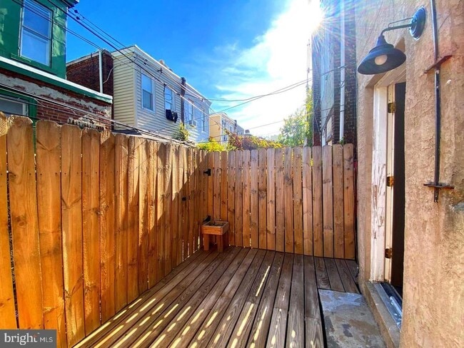 Building Photo - 1457 N Corlies St