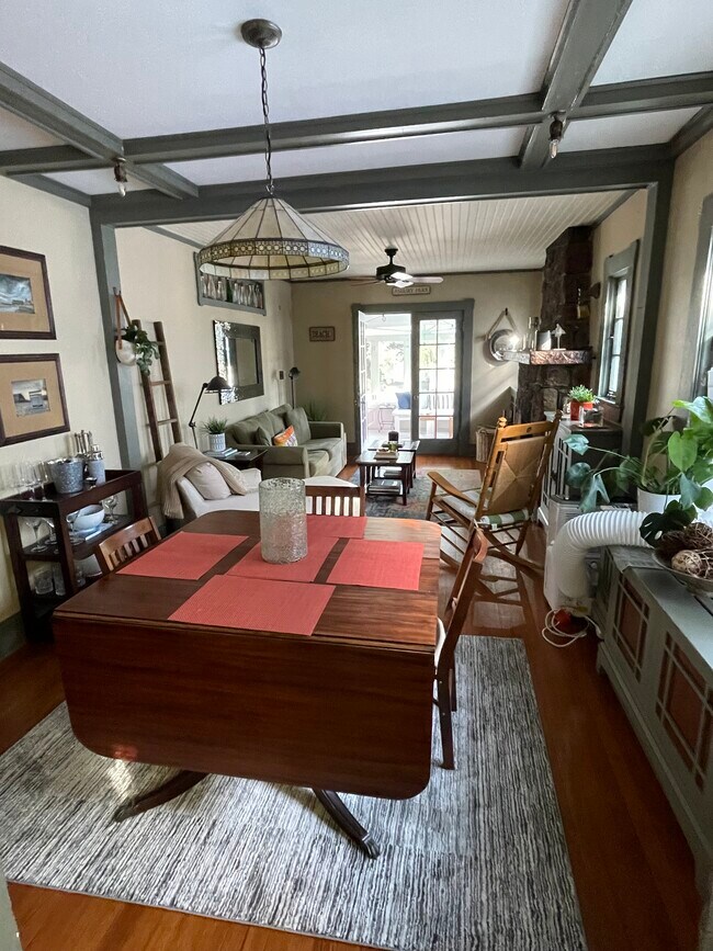 Building Photo - 1404 4th Ave