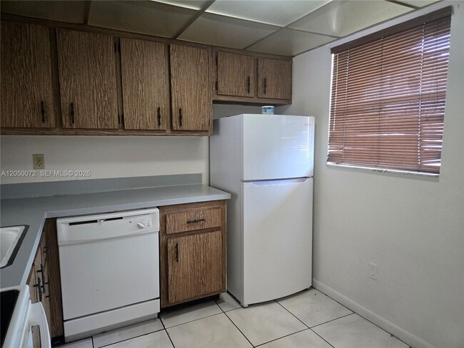 Building Photo - 2800 NW 56th Ave
