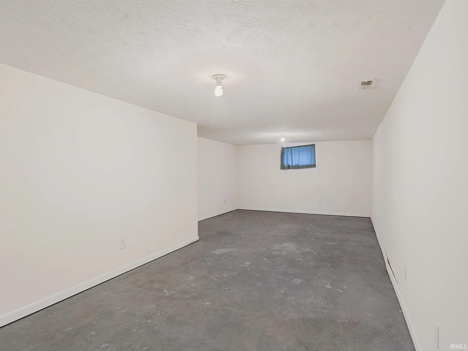 Building Photo - 1119 W 8th St