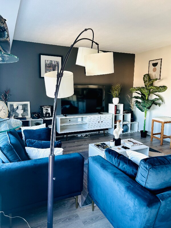 Building Photo - 15 S 1st St