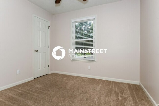 Building Photo - 3 Bedroom Pet-Friendly Home in Jonesboro, GA with Main Street Renewal
