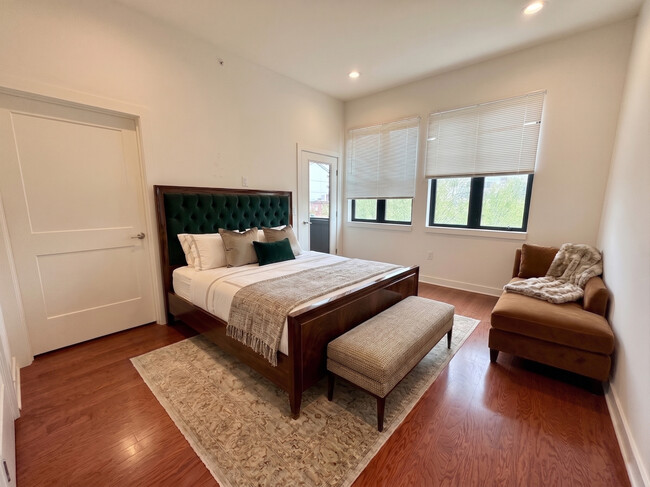 Building Photo - 4589 Riverside Way