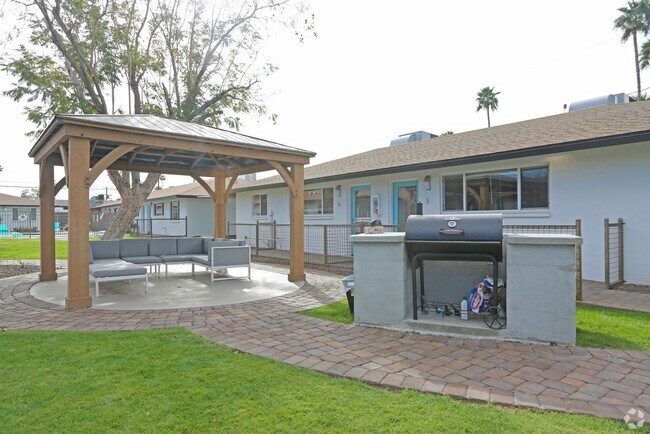 Building Photo - 3025 N 38th St