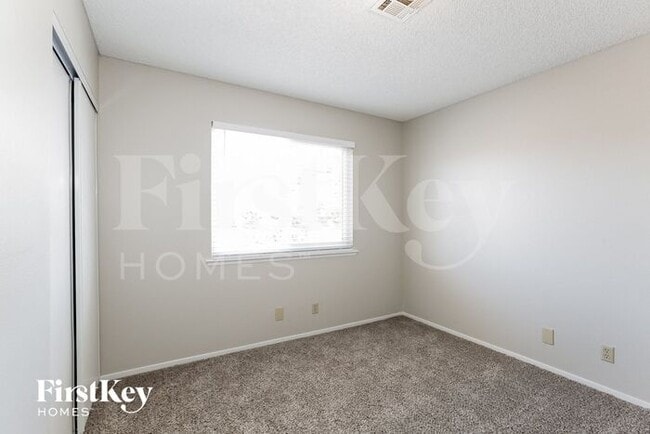 Building Photo - 1008 Scenery Cir