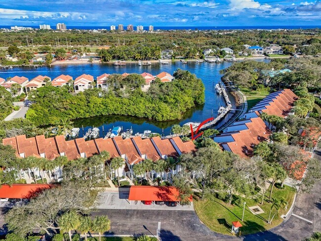 Building Photo - 2320 Treasure Isle Dr