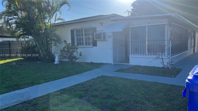 Building Photo - 134 SW 61st Ave